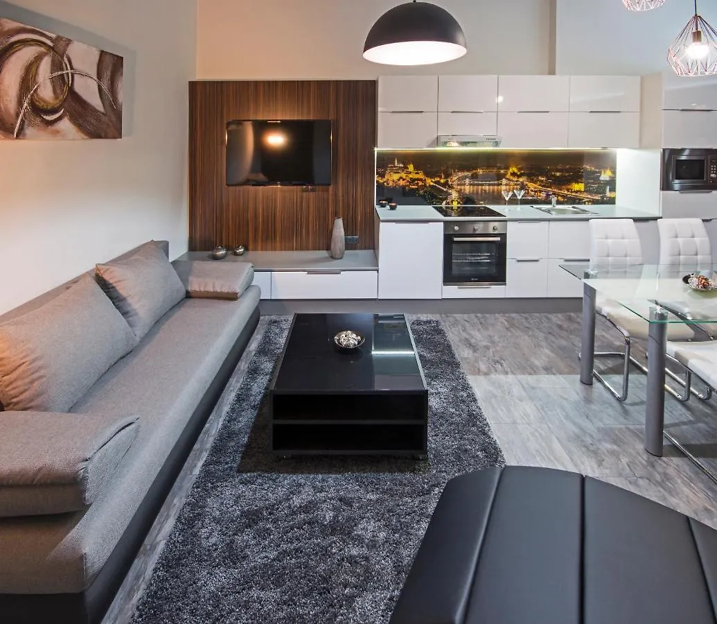 Dolce Vita Lux Budapest 0*,