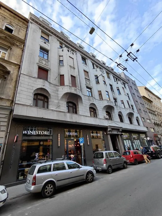 Dolce Vita Lux Budapest 0*,  Hungary